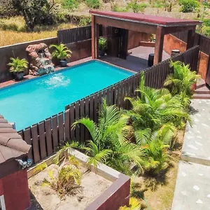 https://jamrock-suites.hotelsochorios.net